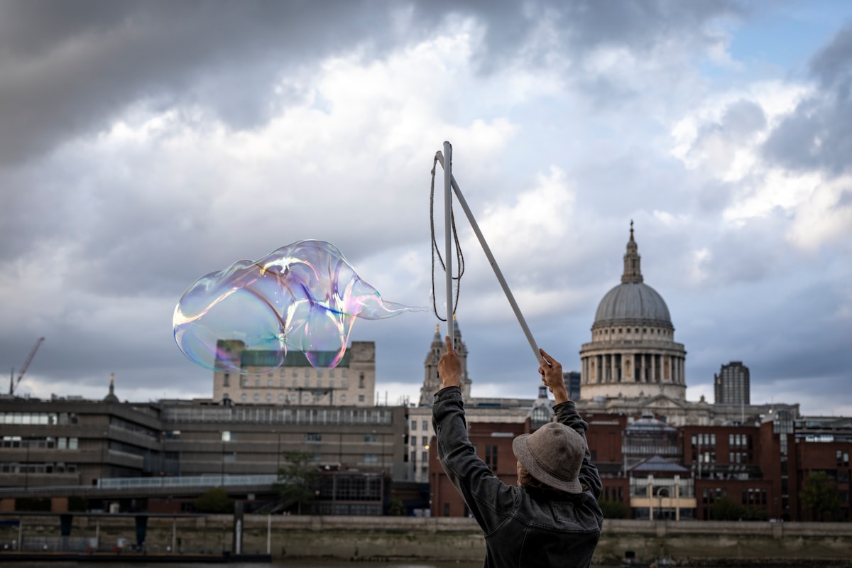 Celebrating London's Hidden Makers: A Photo Series Honors Traditional Craftspeople