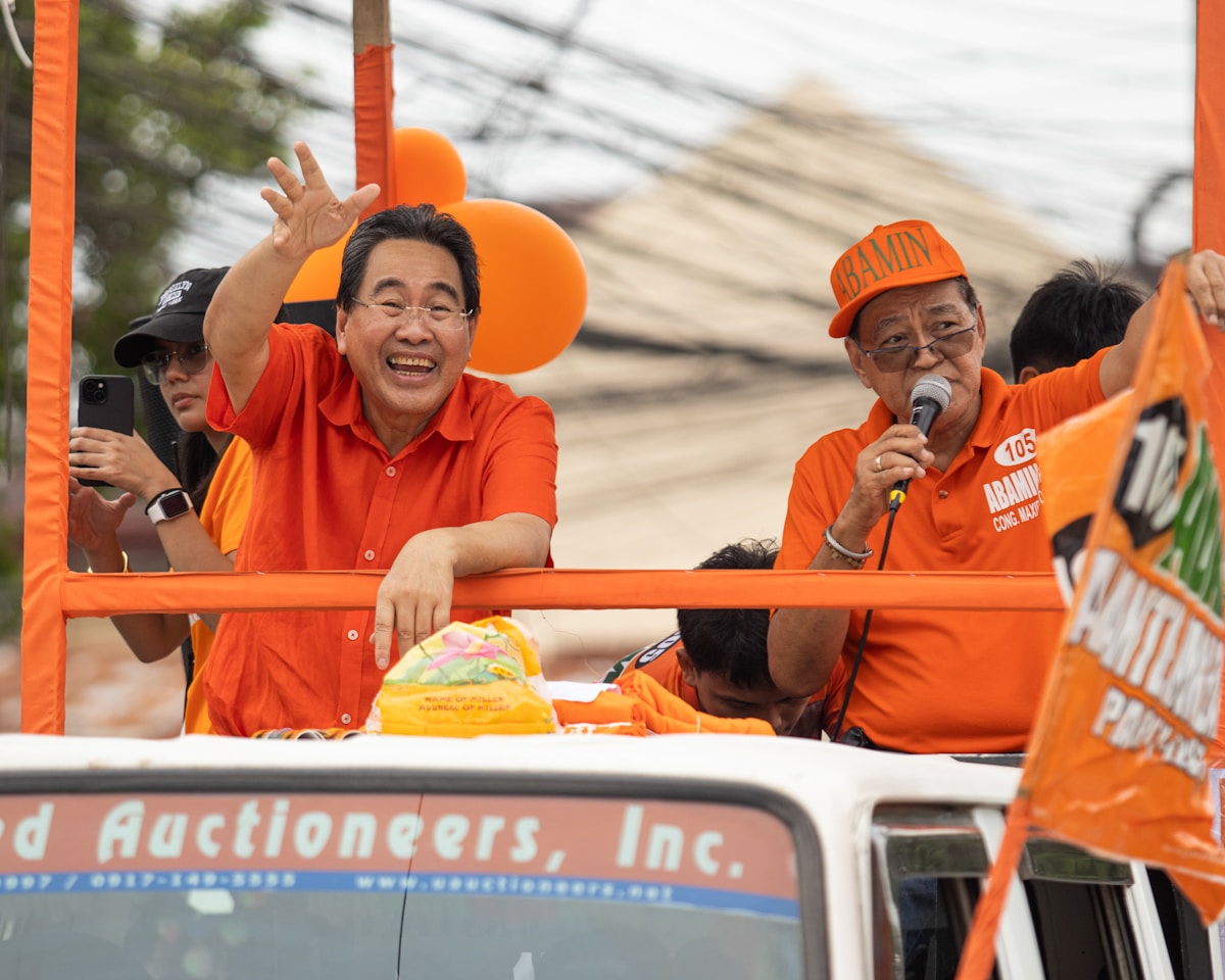 Community Rallies Behind Dedicated Delivery Driver, Raising $100K as He Approaches Retirement