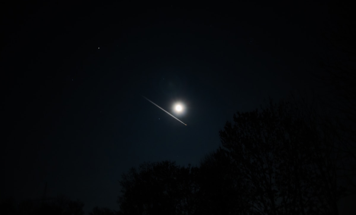 Perfect Timing: April's Lyrid Meteor Shower Arrives During a Dark Moon Window