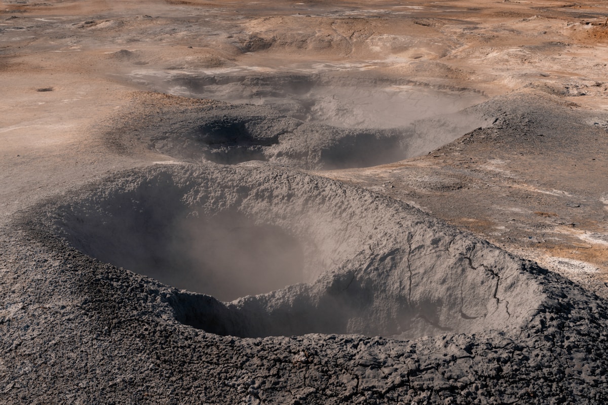 Ancient Impact Craters May Have Been Cradles for Earth's First Oxygen-Producing Life