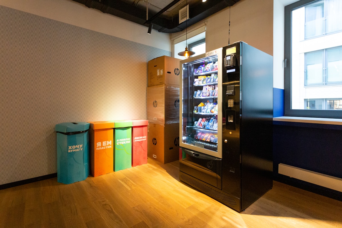 Clever Mini Vending Machine in Minneapolis Dispenses Over 3,000 Tiny Masterpieces Supporting Local Artists