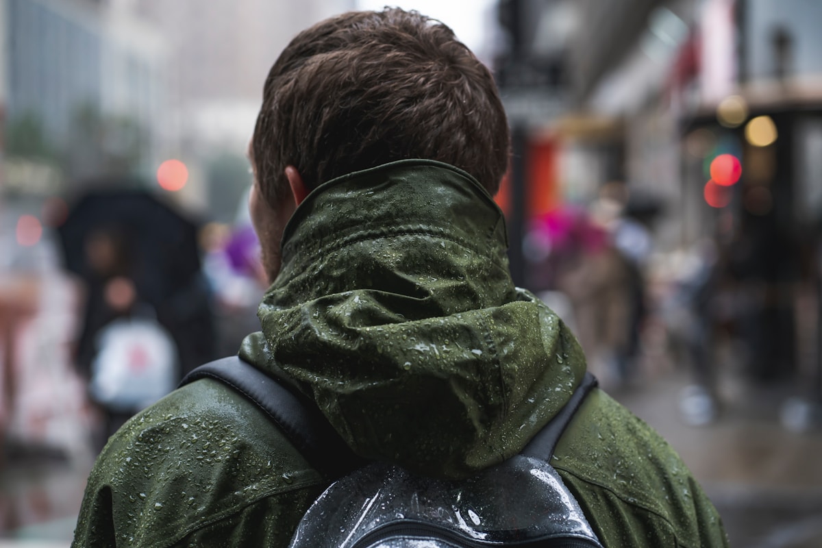 Innovative New Jacket Harvests Fresh Drinking Water Directly From the Air