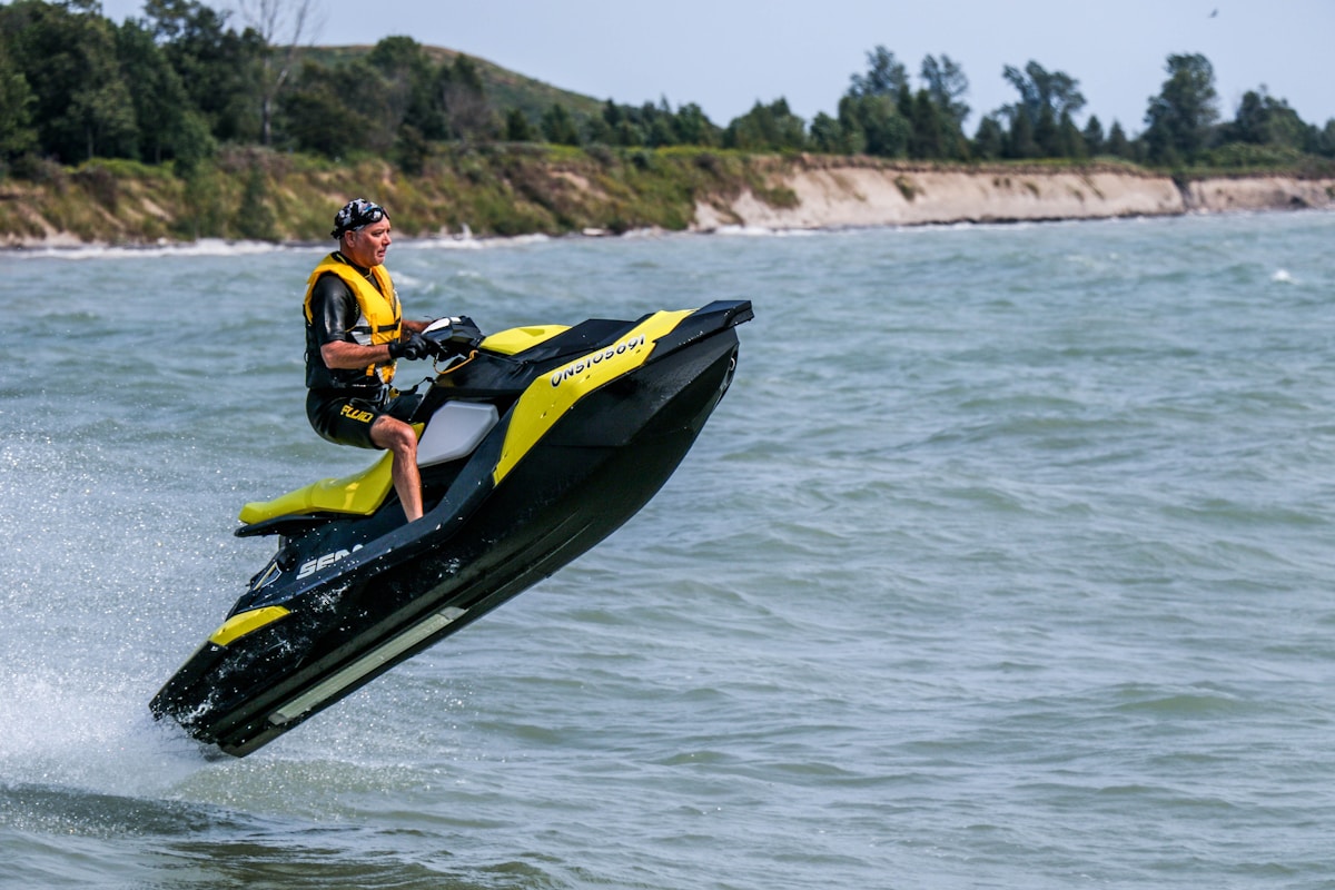 Jet Ski Tour Pauses to Rescue Injured Sea Turtle off Magnetic Island