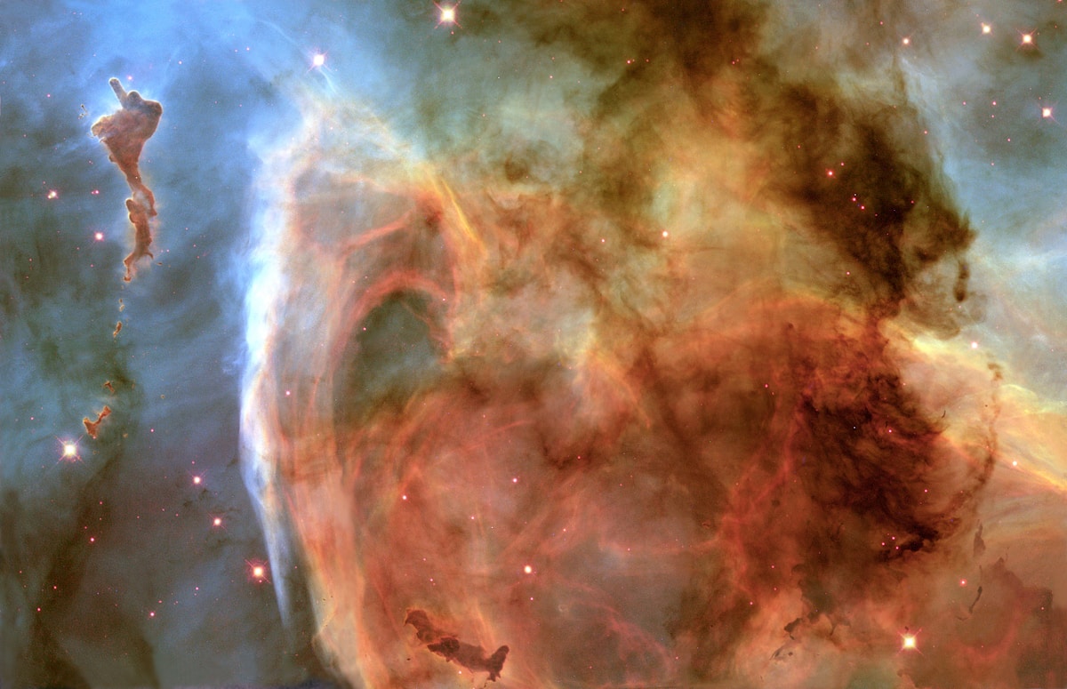 Hubble captures breathtaking portrait of 500,000-star cluster to help map our galaxy's history