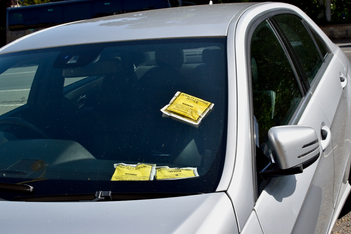 Anonymous Group Rewards Responsible Drivers with Surprise Gift Cards Left on Windshields
