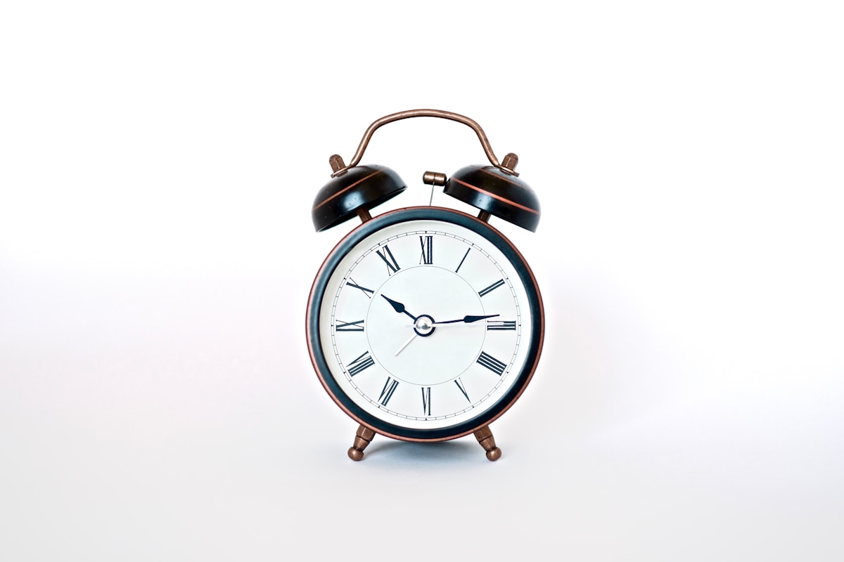 A New Chapter in Physics: Scientists Show How Time Can Flow Naturally Without an External Clock