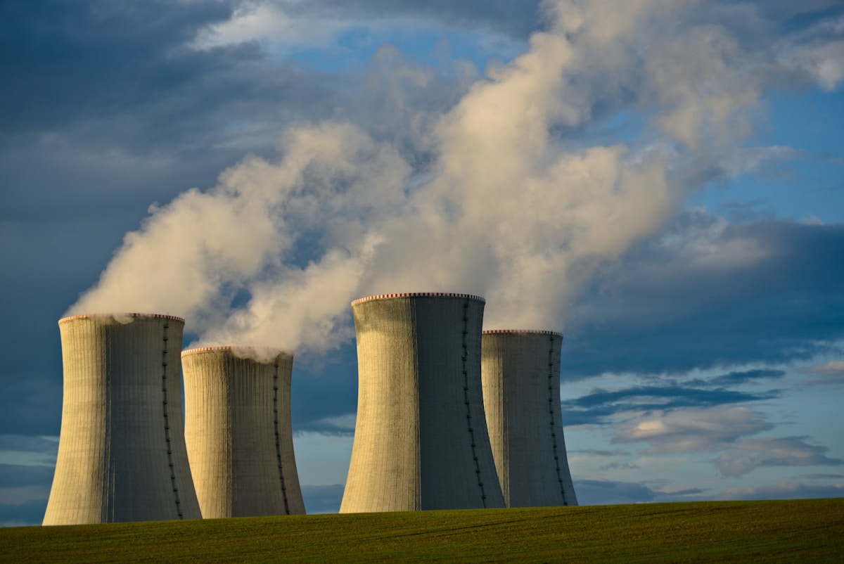 Faint Particle 'Glow' Detected from Offline Nuclear Reactors Offers a New Path for Safer Monitoring