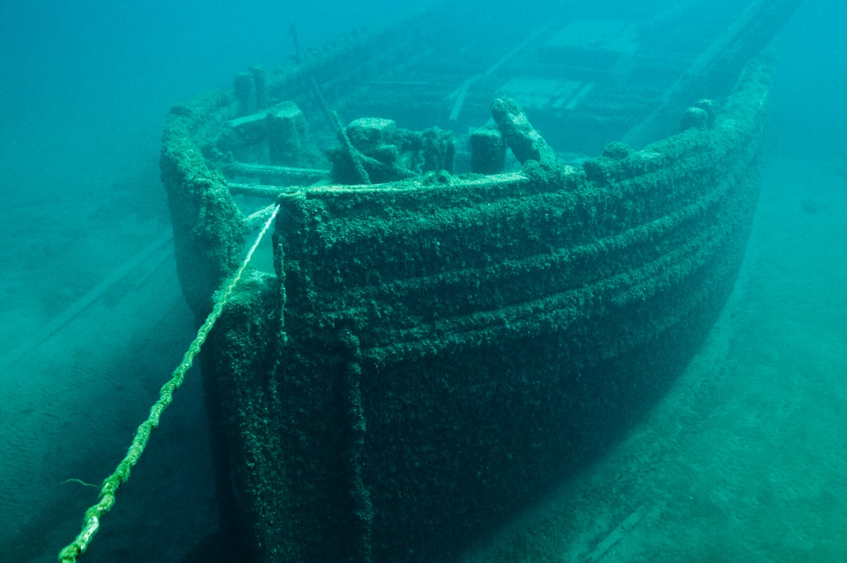 Ancient Roman Shipwreck Rewrites History of Maritime Engineering with Natural Waterproofing Secrets