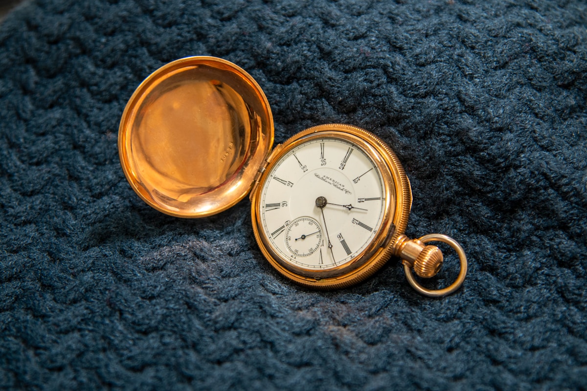 Hidden Vintage Watch Found in Family Jewelry Box Fetches Over Ten Times Its Estimate at Auction