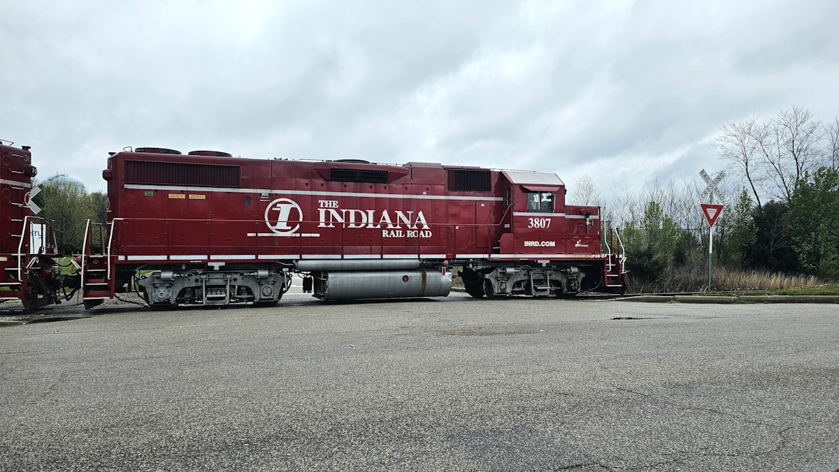 Chance Meeting of Indiana Alumni Helps Former College Football Star Rebuild His Life