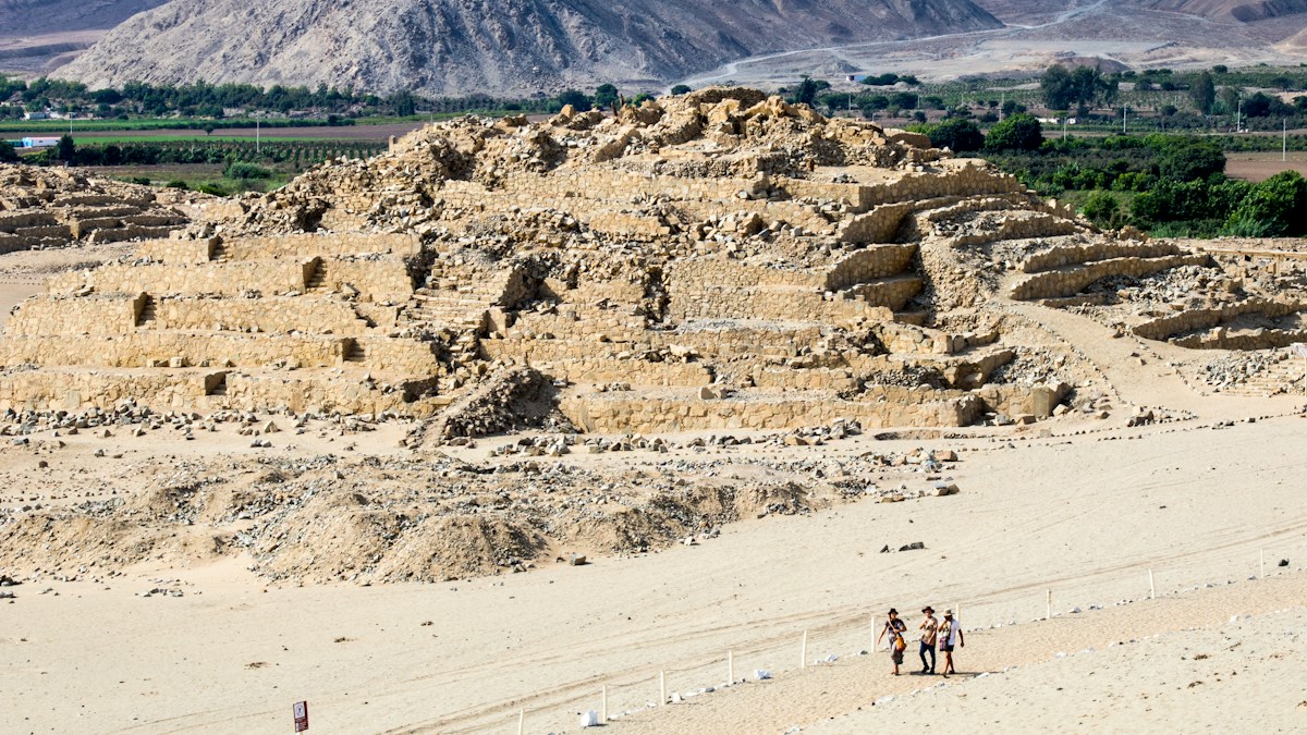 Prone to Plunder No More: Undisturbed 600-Year-Old Tomb Unearthed in Peru Offers Rare Glimpse Into Chimu Civilization