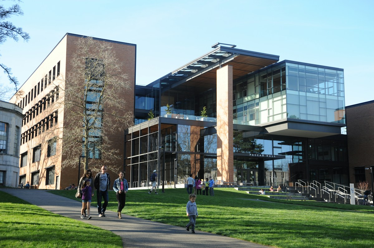 University of Oregon Receives Historic $1 Billion Gift from Nike Founder Phil Knight