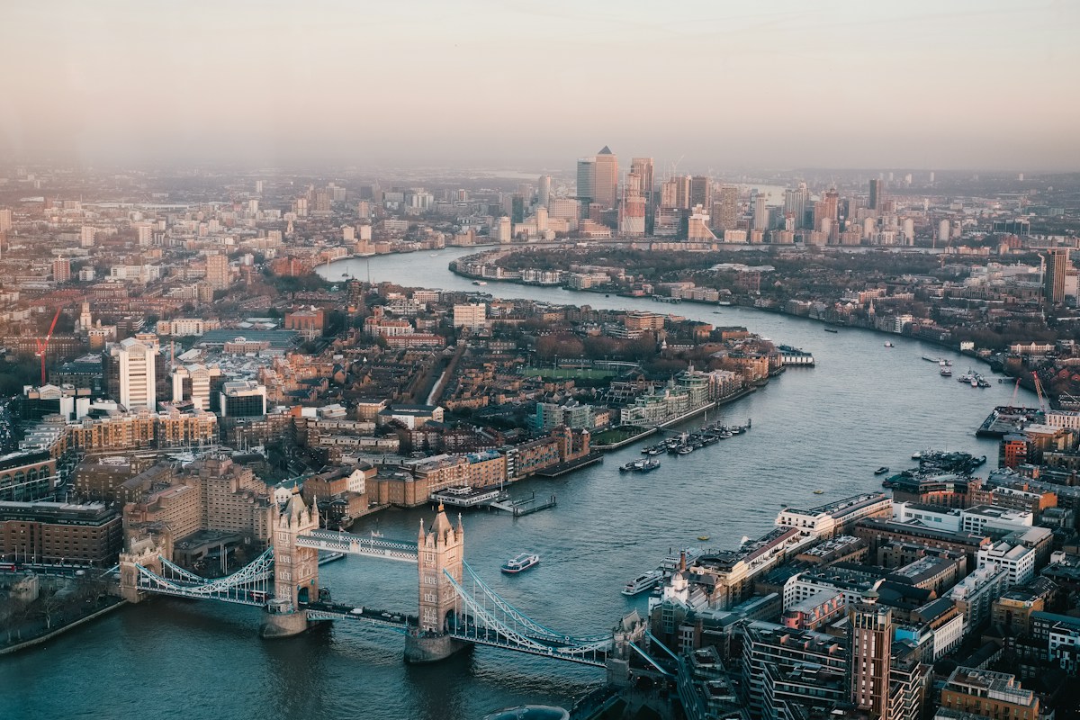 Teenage Mudlark Uncovers Centuries of London History Along the River Thames