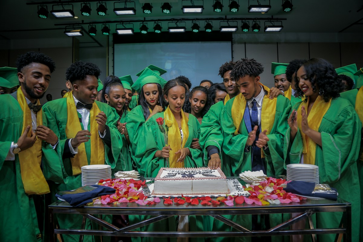 High School Students Surprise Beloved Principal with Heartwarming Birthday Flash Mob