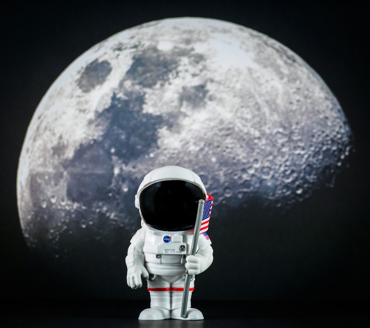 Astronauts See the Moon's Hidden Side for the First Time Ever!