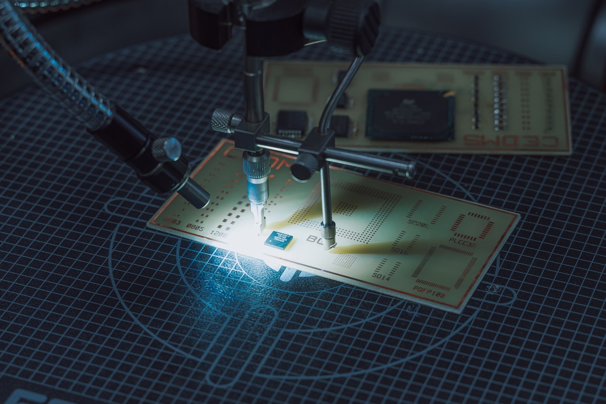 Tiny Memory Chip Gets SMARTER the Smaller It Gets!
