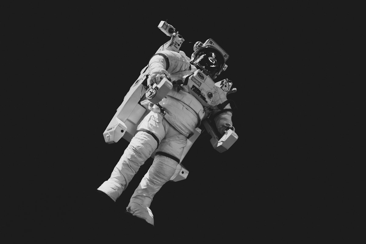 Astronuts Are Getting Ready to Park in Space with Giant New Moon Landers!