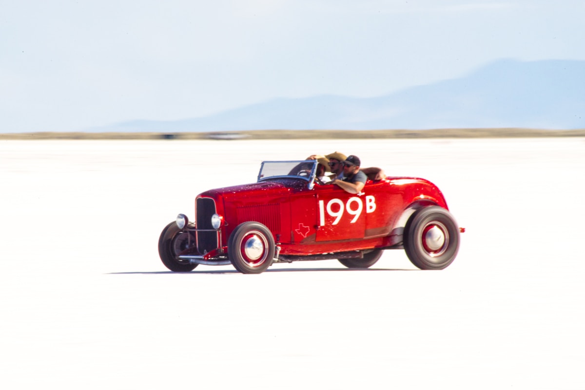 A Super-Fast Hydrogen Rocket Car Just Smashed a Speed Record!