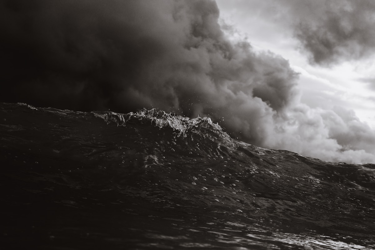 Monster Waves the Size of Buildings Are Surfing Across the Ocean!