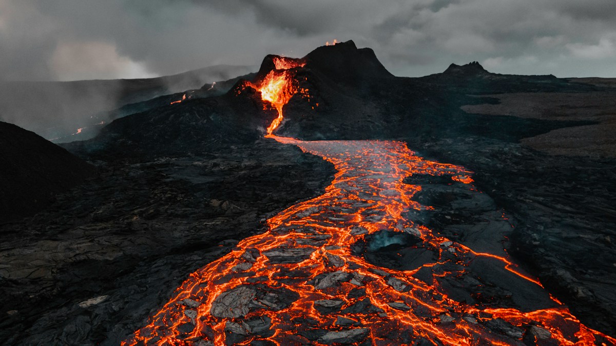 Deep Underground Water Fueled Super-Volcanoes Three Billion Years Ago!