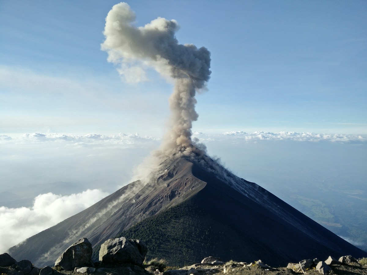 A Giant Underwater Volcano Just Ate Up Pollution From the Sky!