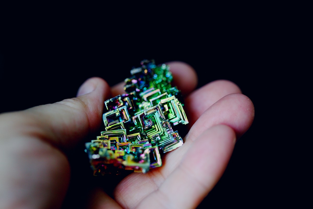 This Tiny Pocket Gadget Can See Invisible Space Dust Raining From the Sky!