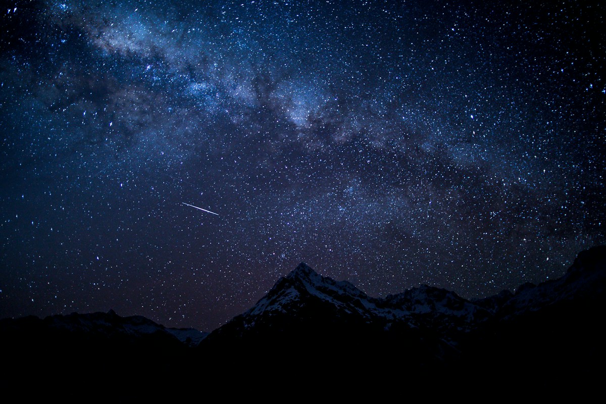The Moon Is About to Hide a Giant Planet Behind Its Back!