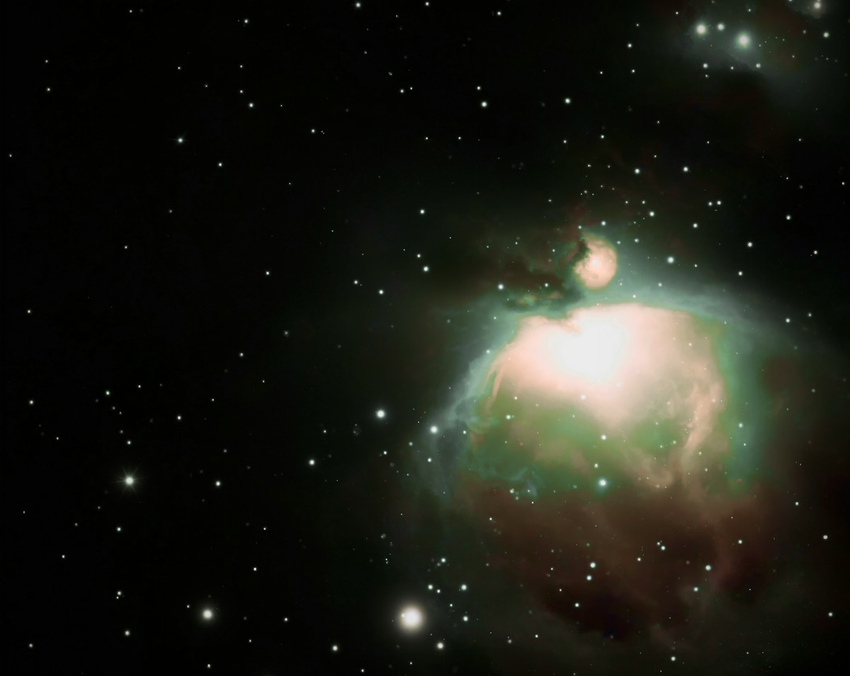 A Ghostly Green Star Has Just Been Discovered Hidden in Space!