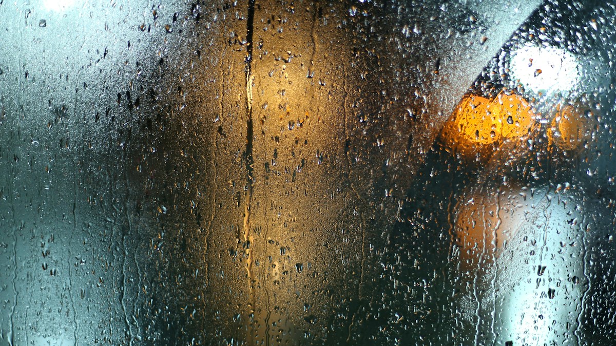 Sliding Raindrops Create Electric Power That Can Eat Through Metal!